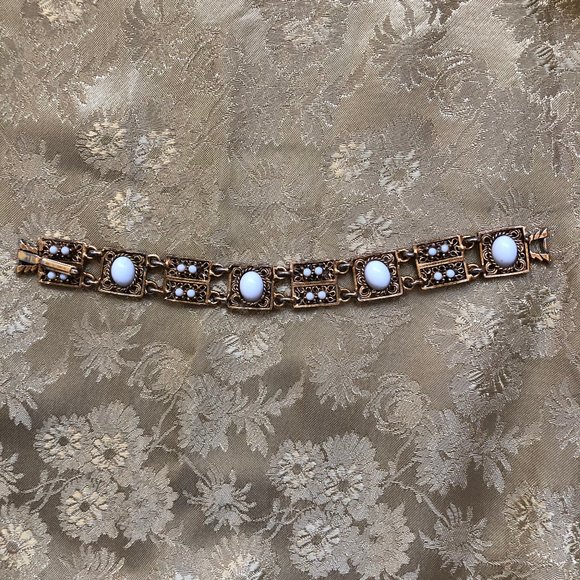 VINTAGE - White Enamel Bracelet - Picture 2 of 5
